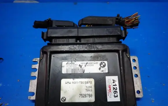 Mini One - Cooper R50 - 53 Engine control unit/module 7526780 S118012001 TB15972