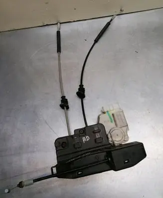 KIA Carens II Front door lock