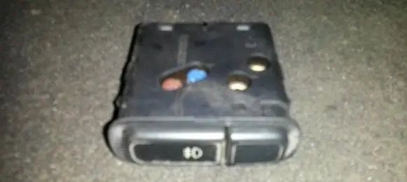 Fog light switch