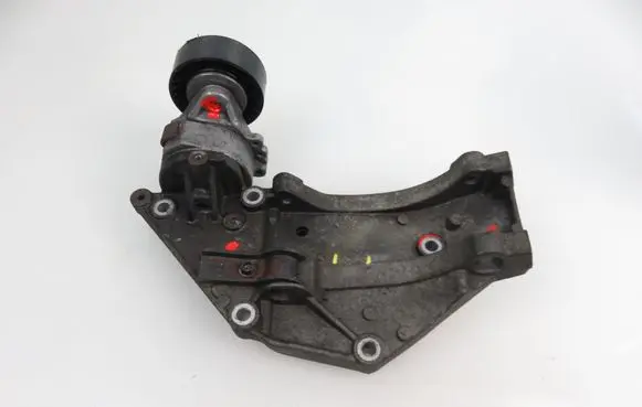 Ford C-MAX I Generator/alternator bracket 9682367380