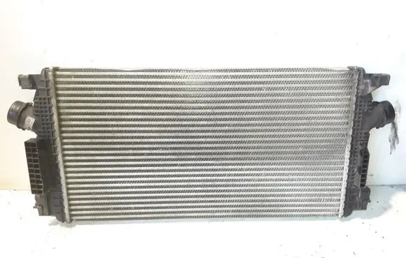 Opel Zafira C Intercooler radiator