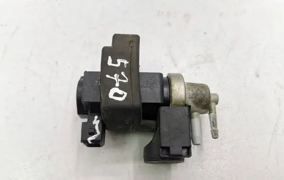 KIA Carens I Vacuum valve 70027200 05T355