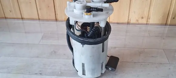 Toyota Avensis T250 In-tank fuel pump 7702005110