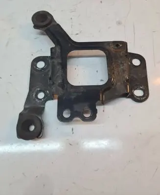 Volvo V70 Air filter cleaner box bracket assembly 30699981