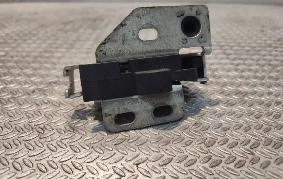 Loading door lock