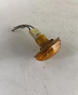 Front fender indicator light