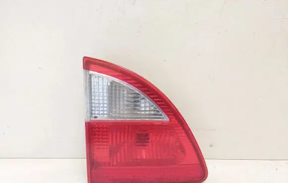 Tailgate rear/tail lights