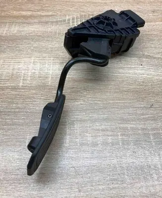 Toyota Prius (XW20) Accelerator throttle pedal 7812047040 1988003120 USED