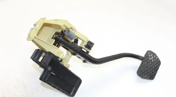 BMW 5 GT F07 Brake pedal 6775368