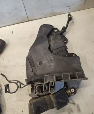 Volvo V50 Front door lock 2400075