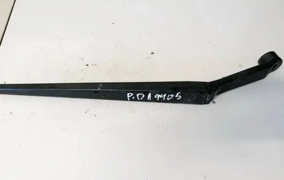 Suzuki SX4 Front wiper blade arm