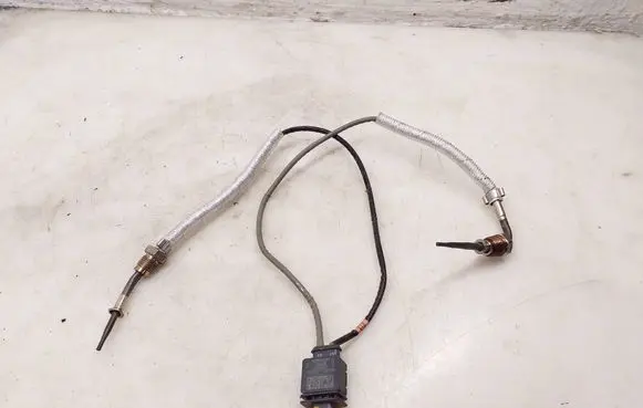 Volkswagen Tiguan Exhaust gas pressure sensor 05E919519P