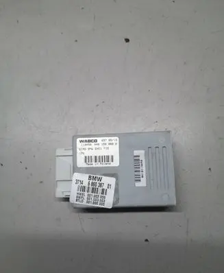 BMW X5 F15 Air suspension control unit module (rear) 6860387 4461500800 001002000