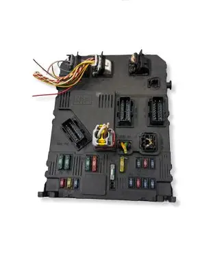 Peugeot 206 Fuse module S118085320A