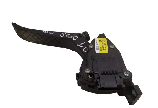 Audi Q7 4L Accelerator throttle pedal 7L0723507E