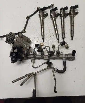 Volkswagen Golf VII Fuel injection system set 04L130755E 04L089G 04L130277AD