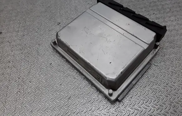 Volvo V70 Engine control unit/module 0281001776 09470429B