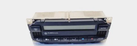 Volkswagen PASSAT B5 Climate control unit 3B1907044A