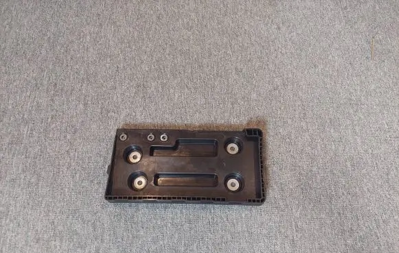 Battery tray