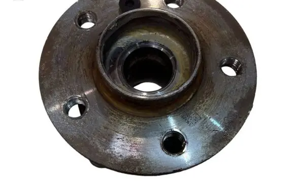 BMW X7 G07 Front wheel hub 6895674
