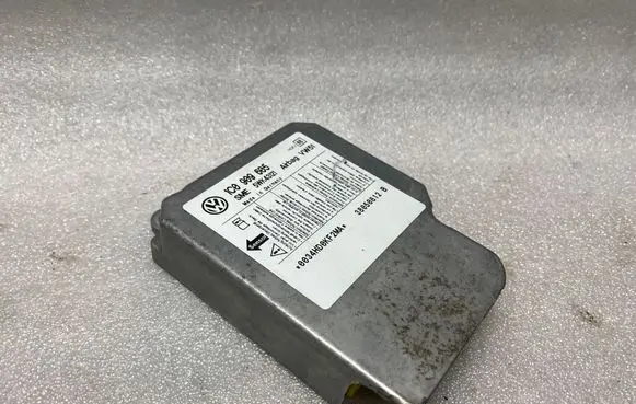 Volkswagen Golf V Airbag control unit/module 1C0909605 38050812B 5WK43121