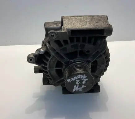 Mercedes-Benz E W211 Generator/alternator A0121549802 0124625019 14V90200A