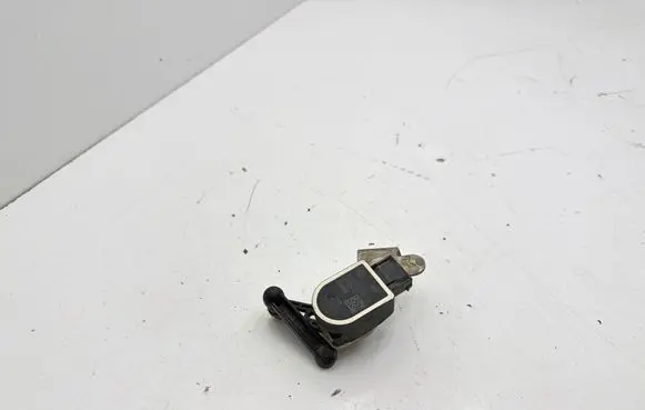 BMW 5 G30 G31 G38 Headlight/headlamp level sensor 6870000 25916010