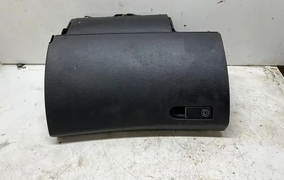 Mercedes-Benz C W204 Glove box set A2046803391