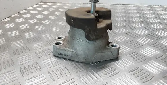 Honda Accord Engine mount bracket