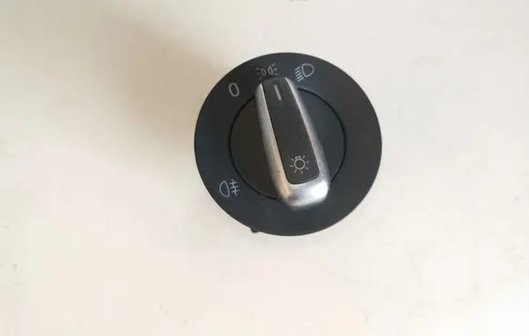 Volkswagen Golf VI Light switch 3C8941431B