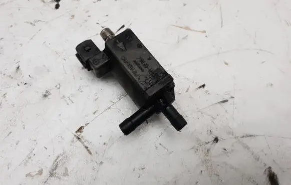 Jaguar XF X250 Turbo solenoid valve 72268701 10T064