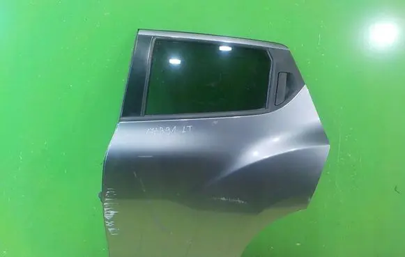 Nissan Juke I F15 Rear door LEWE