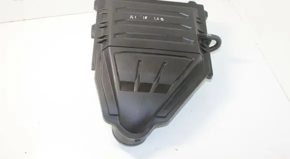 Audi A1 Air filter box 04C129620A