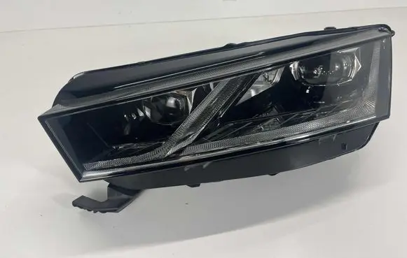 Skoda Octavia Mk4 Headlight/headlamp 5E4941015A 030111823300