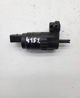 Volkswagen PASSAT B6 Windscreen/windshield washer pump 1K6955651
