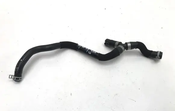 Volvo XC40 Engine coolant pipe/hose 32893470