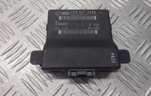 Audi A3 S3 8P Comfort/convenience module 1K0907530B