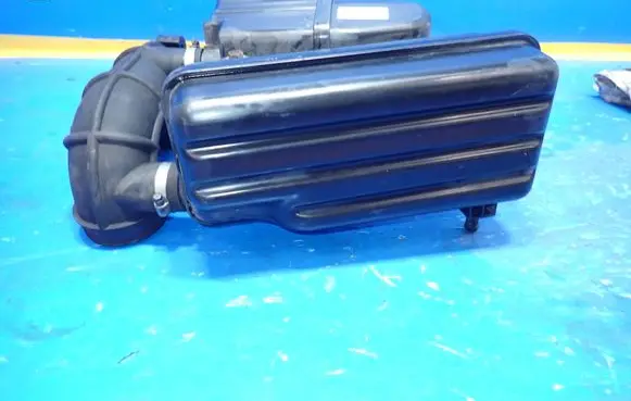 Intake resonator