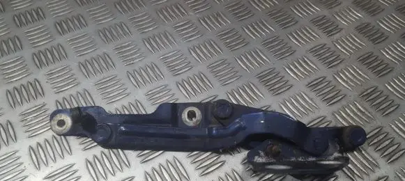 Audi A4 S4 B5 8D Tailgate/trunk/boot hinge 8D58273020