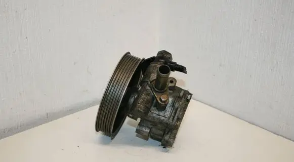 Audi A4 S4 B6 8E 8H Power steering pump 8E0145153D