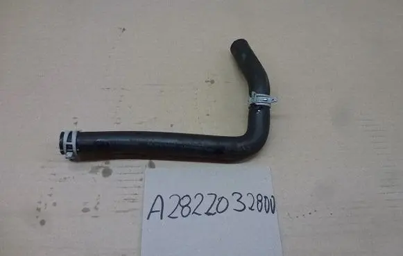 Mercedes-Benz X-class W470 Engine coolant pipe/hose A2822032800T
