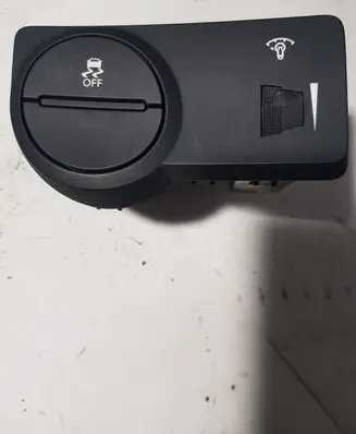 Hyundai Genesis Seat control switch 202008372