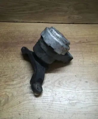 Ford S-MAX Engine mount bracket