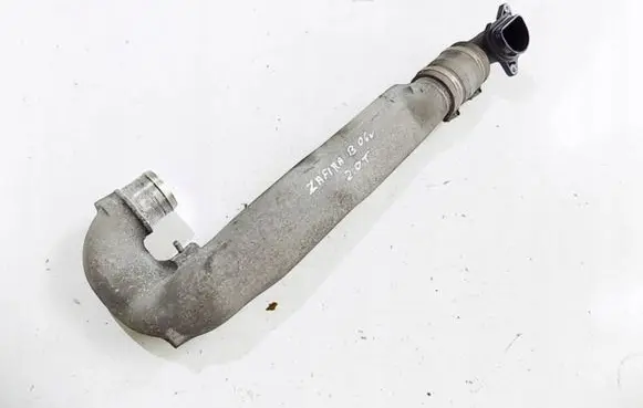 Opel Zafira B Intercooler hose/pipe 55353825