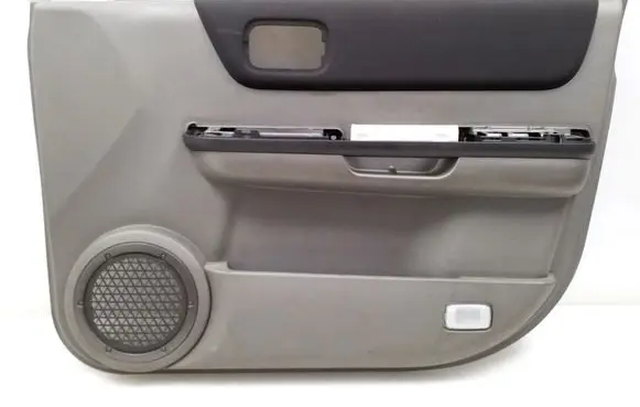 Nissan X-Trail T30 Front door card panel trim 809008H300