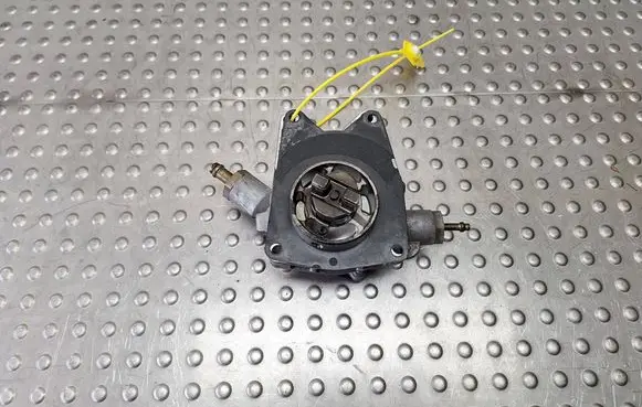 Chevrolet Captiva Vacuum pump 96440320