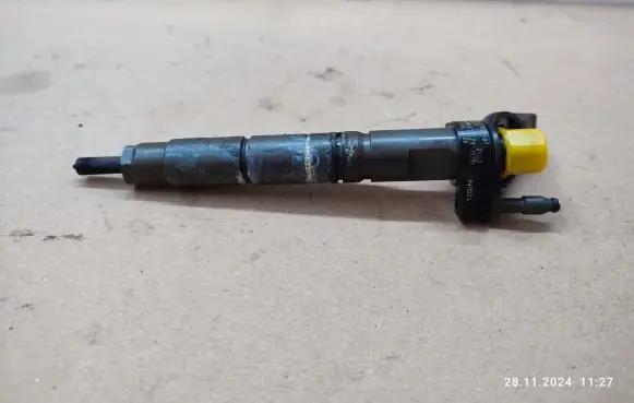 Mercedes-Benz CLS C218 X218 Fuel injector 0445116026