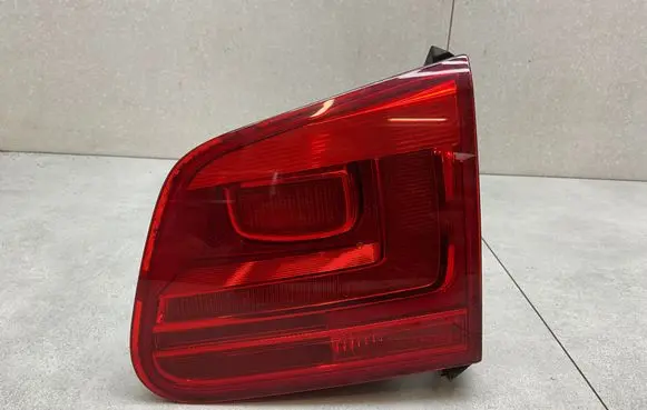 Volkswagen Tiguan Tailgate rear/tail lights 5N0945094H 5N0945094J