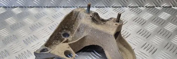 Audi A4 S4 B5 8D Engine mounting bracket 4B0199352A