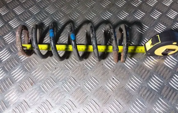 Toyota Avensis T250 Rear coil spring